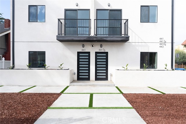 Detail Gallery Image 11 of 39 For 443 1/2 N Harvard Bld, Los Angeles,  CA 90004 - 4 Beds | 4 Baths