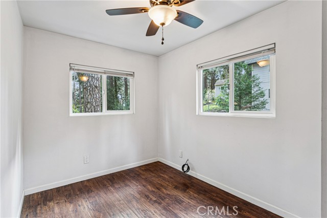 Detail Gallery Image 14 of 43 For 355 Hartman Cir, Cedarpines Park,  CA 92322 - 3 Beds | 3 Baths