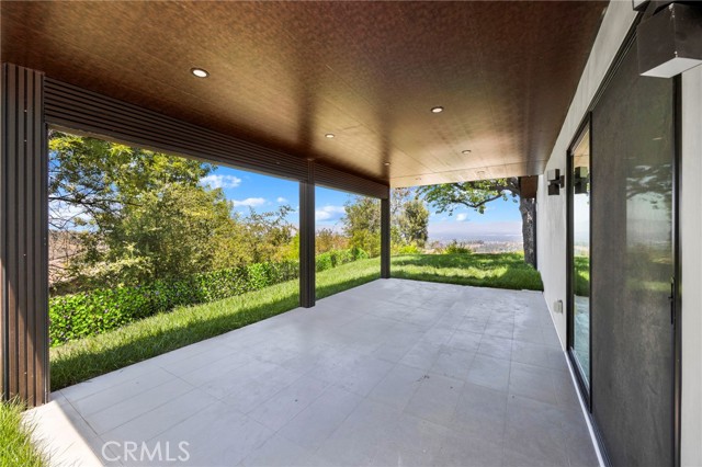 20101 Greenbriar Drive, Tarzana CA: https://media.crmls.org/medias/64a50617-8ea5-4a44-a9c2-c0a7e24b7d37.jpg