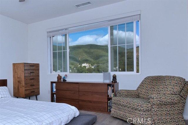 Detail Gallery Image 20 of 31 For 207 Morro Way #3,  Simi Valley,  CA 93065 - 3 Beds | 2/1 Baths