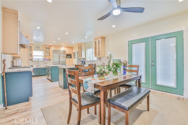 717 Ultimo Avenue, Long Beach CA: https://media.crmls.org/medias/64a53045-f302-43c5-bf31-4d5843e2290a.jpg