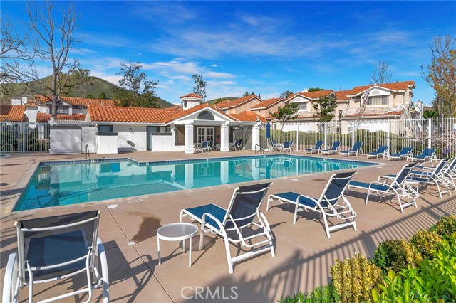 Detail Gallery Image 25 of 43 For 4827 Matteo, Oak Park,  CA 91377 - 3 Beds | 3 Baths