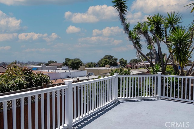 1950 Newport Avenue, Grover Beach CA: https://media.crmls.org/medias/64a795d4-4068-43b9-bf75-8d88302807c1.jpg