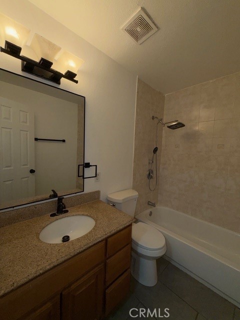 Detail Gallery Image 4 of 7 For 13514 Village Dr #3/4,  Cerritos,  CA 90703 - 2 Beds | 1/1 Baths