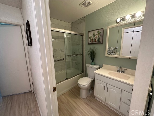 Detail Gallery Image 18 of 24 For 957 S Downey Pl, Anaheim,  CA 92804 - 2 Beds | 1/1 Baths