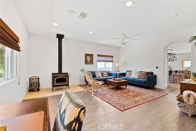 Image 13 of 73 For 15471 Green Valley Truck