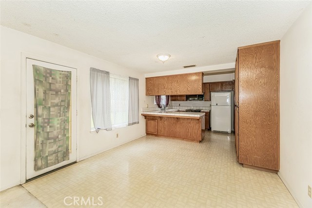 Detail Gallery Image 15 of 44 For 9659 N Shenandoah, Fresno,  CA 93720 - 3 Beds | 3 Baths