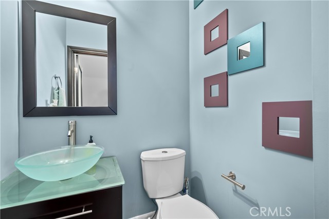 Detail Gallery Image 11 of 32 For 14234 Dickens St #7,  Sherman Oaks,  CA 91423 - 3 Beds | 2/1 Baths