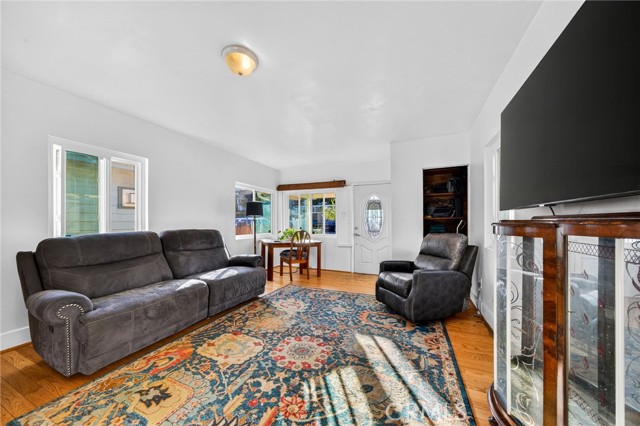 Detail Gallery Image 5 of 25 For 2712 S Carolina, San Pedro,  CA 90731 - 2 Beds | 1 Baths