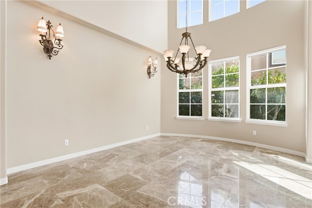 Detail Gallery Image 10 of 66 For 19950 via Natalie, Yorba Linda,  CA 92887 - 5 Beds | 4/1 Baths