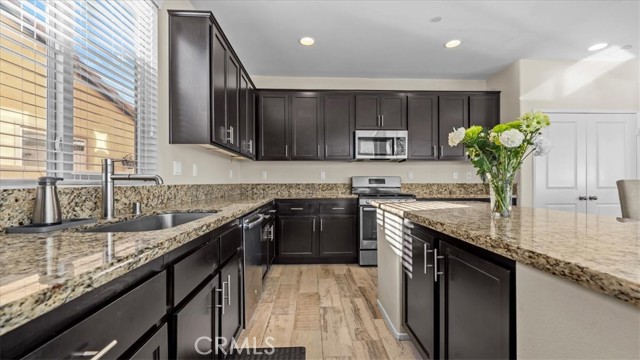 Detail Gallery Image 10 of 44 For 1672 Milford Way, Beaumont,  CA 92223 - 4 Beds | 3 Baths