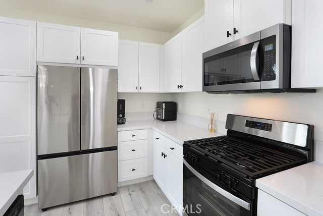 Detail Gallery Image 13 of 28 For 4067 Summer, Corona,  CA 92883 - 3 Beds | 2 Baths