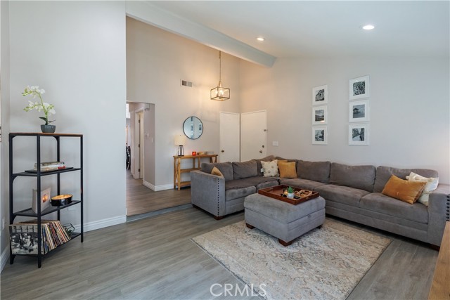 Detail Gallery Image 9 of 53 For 1422 Camelot Dr, Corona,  CA 92882 - 2 Beds | 1/1 Baths