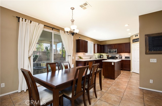 Detail Gallery Image 8 of 40 For 38236 Hermosa Ct, Murrieta,  CA 92563 - 5 Beds | 3 Baths