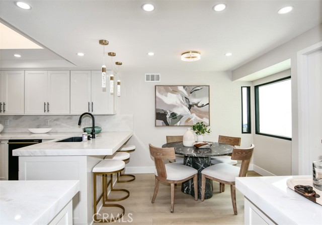 Detail Gallery Image 28 of 41 For 10 White Water Dr, Corona Del Mar,  CA 92625 - 2 Beds | 2 Baths