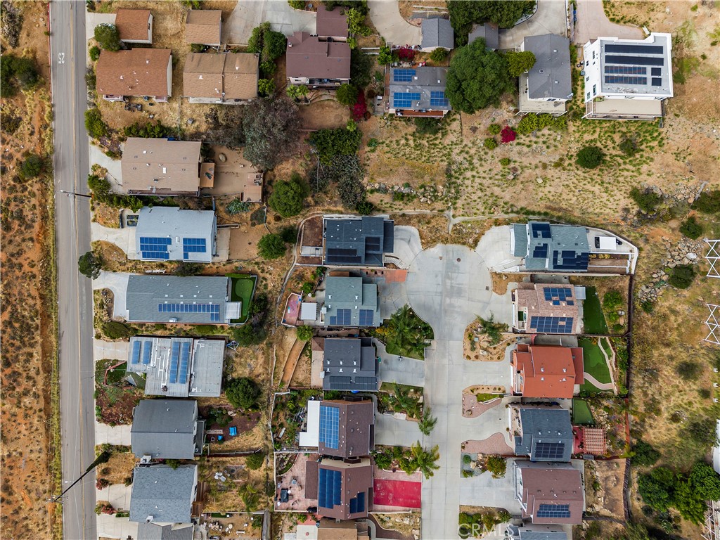 https://media.crmls.org/medias/64ab99df-0448-4425-b9a3-9838188ff701.jpg?preset=X-Large