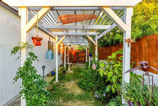 22701 Via Tercero, Mission Viejo CA: https://media.crmls.org/medias/64abb99f-0c2e-4634-8c53-3f69d033ccea.jpg