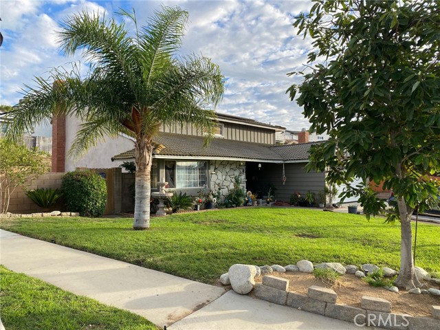 Detail Gallery Image 2 of 11 For 1522 Del Norte Dr, Corona,  CA 92879 - 5 Beds | 2/1 Baths