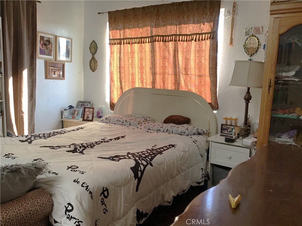 https://media.crmls.org/medias/64ac27d4-f8ce-4603-ab29-7149d26faed6.jpg?preset=X-Large