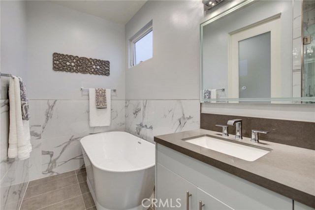 206 Juanita Avenue, Redondo Beach, California 90277, 4 Bedrooms Bedrooms, ,3 BathroomsBathrooms,Residential,Sold,Juanita,PV20030908