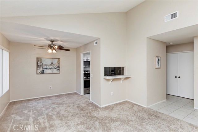 Detail Gallery Image 5 of 27 For 600 Central Ave #316,  Riverside,  CA 92507 - 1 Beds | 1 Baths