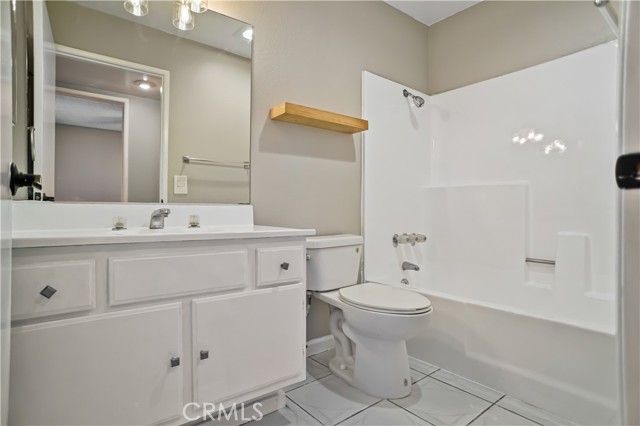 Detail Gallery Image 7 of 14 For 7005 Jordan Ave #110,  Canoga Park,  CA 91303 - 2 Beds | 2 Baths