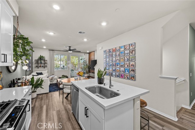 1752 Cayton Loop, West Covina CA: https://media.crmls.org/medias/64ad2f9b-3fbf-42db-b372-e1382bf239b7.jpg