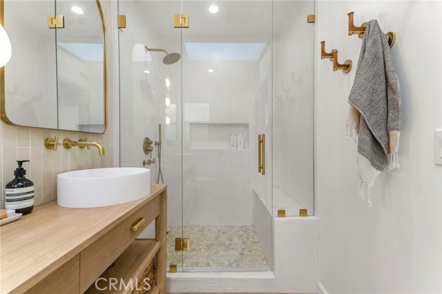 Detail Gallery Image 18 of 36 For 13354 Magnolia Bld, Sherman Oaks,  CA 91423 - 3 Beds | 2 Baths