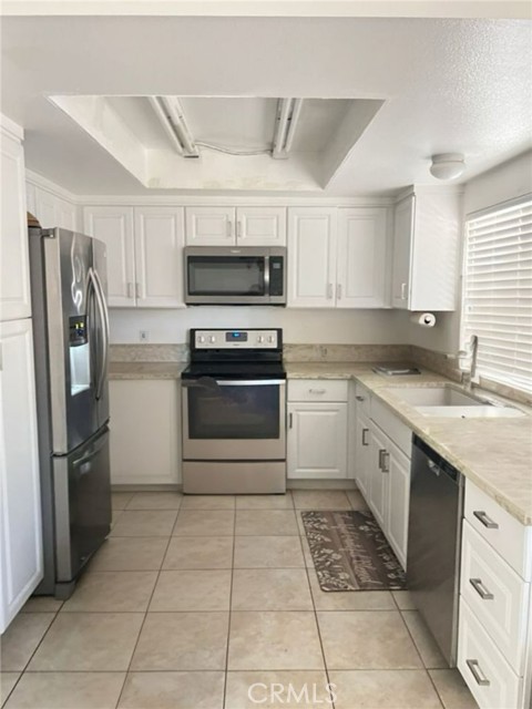 Detail Gallery Image 2 of 11 For 6848 Holbrook Way, Riverside,  CA 92504 - 4 Beds | 2 Baths