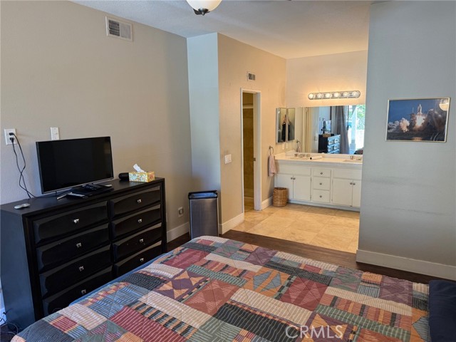 Detail Gallery Image 10 of 23 For 19431 Rue De Valore 14a,  Lake Forest,  CA 92610 - 2 Beds | 2 Baths