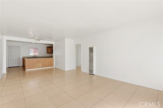 Detail Gallery Image 6 of 32 For 1405 S Broadway, Santa Ana,  CA 92707 - – Beds | – Baths