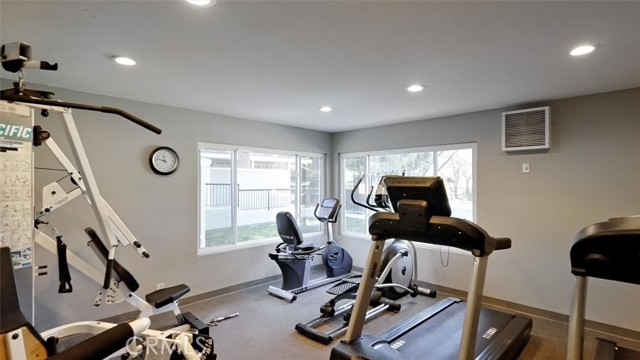 Detail Gallery Image 32 of 37 For 26389 Rainbow Glen Dr, Newhall,  CA 91321 - 2 Beds | 2 Baths