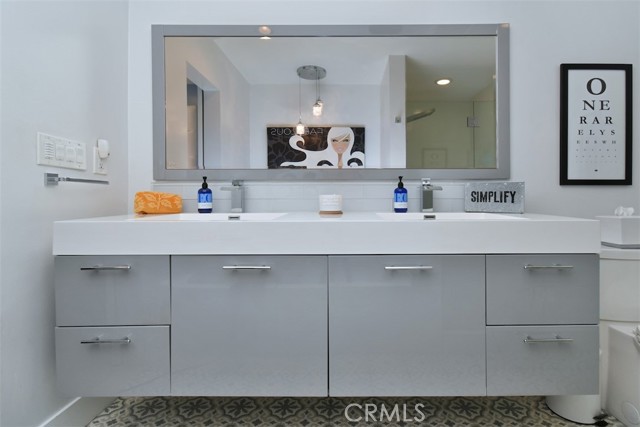 Detail Gallery Image 39 of 48 For 13543 Moorpark St #15,  Sherman Oaks,  CA 91423 - 1 Beds | 1/1 Baths