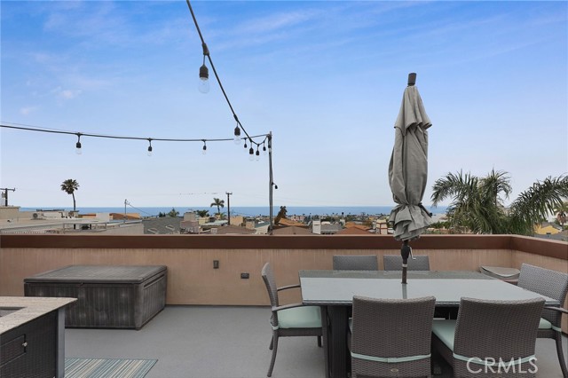 2025 Prospect Avenue, Hermosa Beach CA: https://media.crmls.org/medias/64afd4f6-fb49-4547-a090-c4c251f46937.jpg
