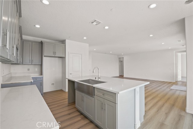 Detail Gallery Image 6 of 9 For 7113 Milton Ave, Hesperia,  CA 92345 - 3 Beds | 2 Baths