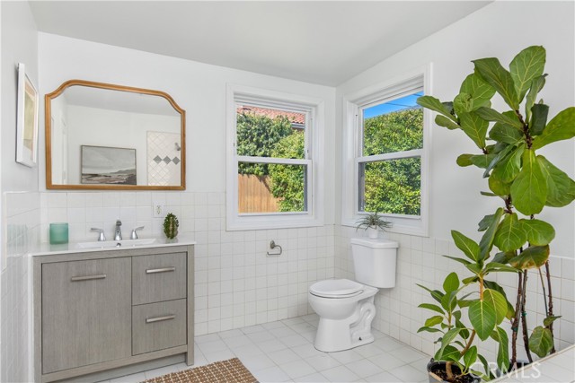 2505 Armour Lane, Redondo Beach, California 90278, 3 Bedrooms Bedrooms, ,2 BathroomsBathrooms,Residential,For Sale,Armour,SB24184436