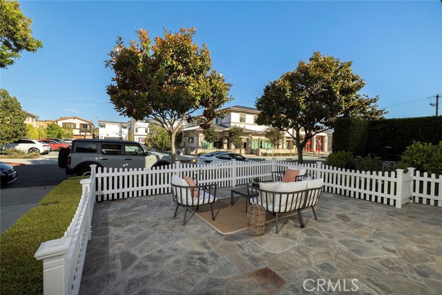 Detail Gallery Image 3 of 30 For 419 Marigold Ave, Corona Del Mar,  CA 92625 - 2 Beds | 2/1 Baths