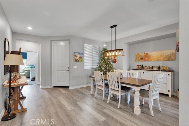 Detail Gallery Image 6 of 53 For 12672 Wycliff, Victorville,  CA 92392 - 4 Beds | 3 Baths