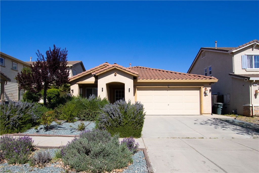 1525 La Sierra Street