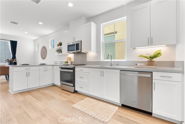 241 Goldfinch, Rancho Mission Viejo CA: https://media.crmls.org/medias/64b15812-cee6-44f1-917e-53f1a6a4eaed.jpg