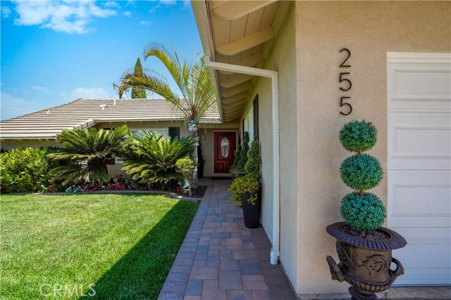 Detail Gallery Image 8 of 45 For 255 E Mission Rd, Corona,  CA 92879 - 3 Beds | 2 Baths