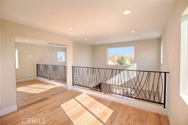 212 Irena Avenue, Redondo Beach, California 90277, 4 Bedrooms Bedrooms, ,3 BathroomsBathrooms,Residential,Sold,Irena,SB17011783