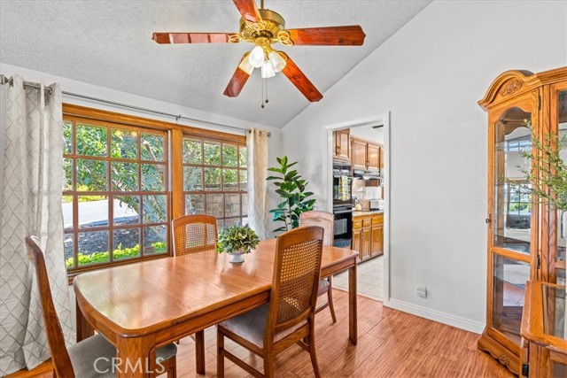 Detail Gallery Image 5 of 44 For 25252 Calero Avenue, Laguna Hills,  CA 92653 - 4 Beds | 3 Baths