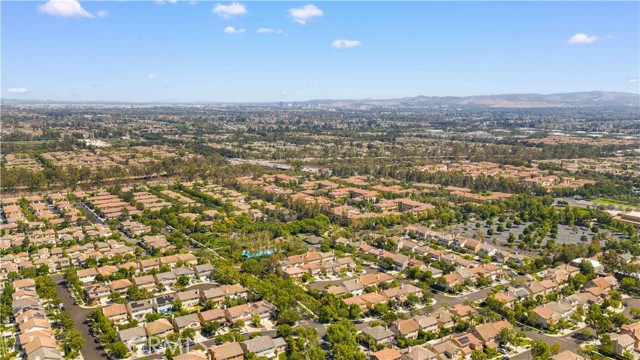 11 Asbury, Irvine CA: https://media.crmls.org/medias/64b32280-a566-4cca-96c3-725f11533180.jpg