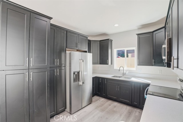 7958 Tampa Ave, Reseda CA: https://media.crmls.org/medias/64b3d394-be8c-4607-82e1-7c18f0adeae1.jpg