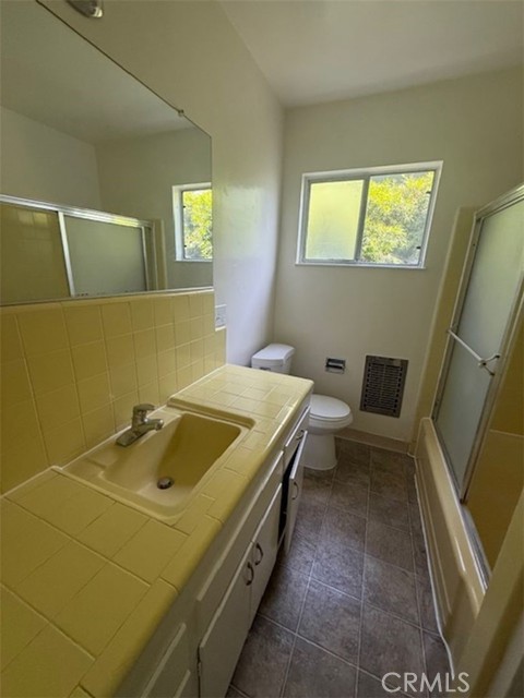 Detail Gallery Image 6 of 9 For 3204 E 2nd, Long Beach,  CA 90803 - 1 Beds | 1 Baths