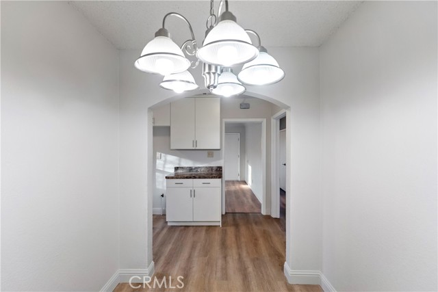 Detail Gallery Image 9 of 22 For 129 W Atchison, Fresno,  CA 93706 - 3 Beds | 2 Baths