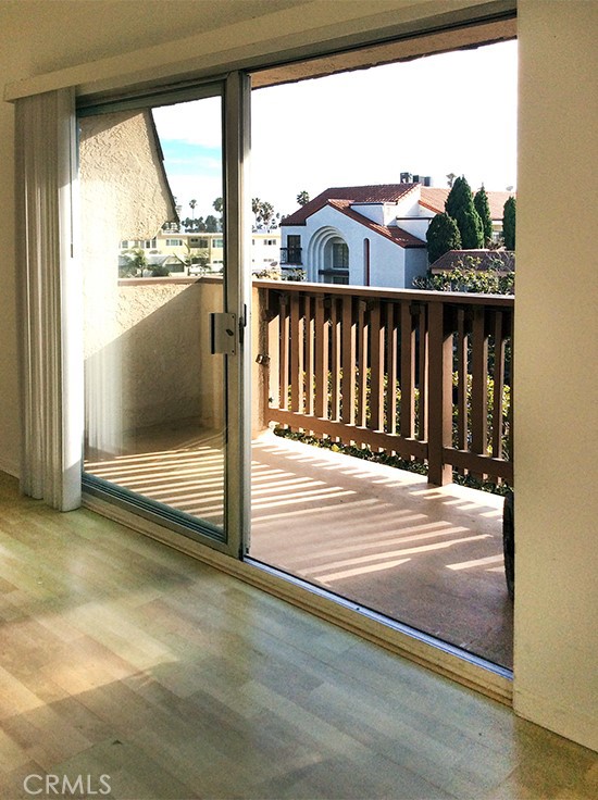 Detail Gallery Image 9 of 25 For 811 6th St #305,  Santa Monica,  CA 90403 - 3 Beds | 2 Baths