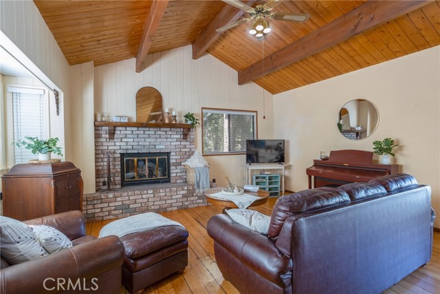 Detail Gallery Image 5 of 46 For 1027 Nesthorn Dr, Crestline,  CA 92325 - 3 Beds | 1/2 Baths