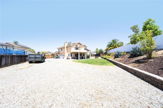 25444 Clover Glen Circle, Murrieta CA: https://media.crmls.org/medias/64b53190-dd5c-472c-b205-cc864246b70d.jpg